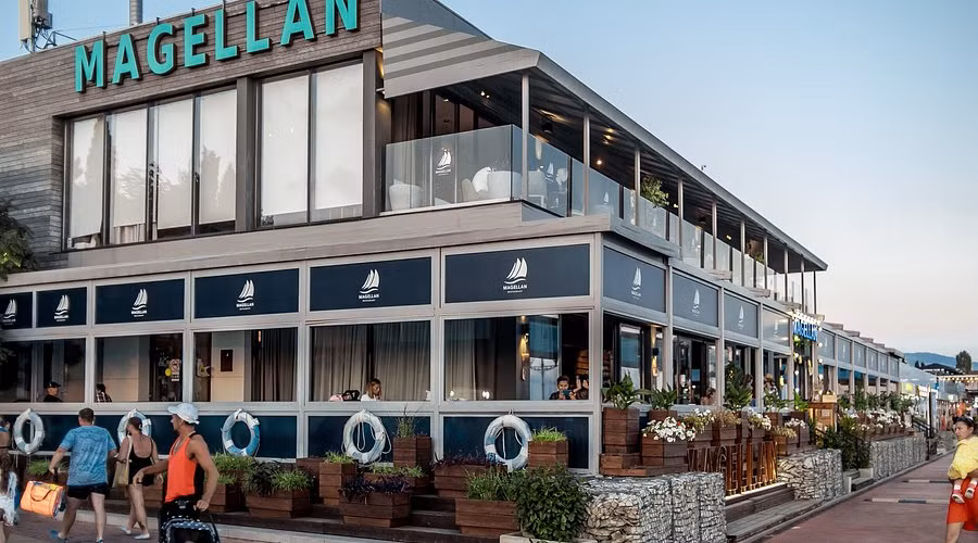 Cuộc tấn công này chứng minh RFAF đã xây dựng được mạng lưới tình báo ba chiều "do thám hàng không vũ trụ + giám sát điện tử + tình báo con người". Bất kỳ hoạt động quân sự nào dựa vào vỏ bọc là các cơ sở dân sự, đều bị lộ trước các hệ thống trinh sát hiện đại. Sự hiện diện của cố vấn quân sự NATO tại Ukraine không còn là bí mật nữa.