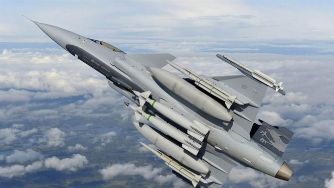 Theo phân tích của một số nhà quân sự phương Tây cho biết, chính loại chiến đấu cơ hạng nhẹ Gripen của Thụy Điển, chứ không phải F-16, là loại máy bay chiến đấu do phương Tây sản xuất phù hợp nhất, cho cuộc xung đột ở Ukraine hiện nay.