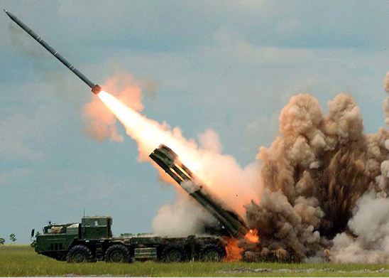 Với những vũ khí, khí tài tập trung tại đây, có thể sau khi hỏa lực bằng các loạt pháo 300mm Smerch, Lực lượng vũ trang Ukraine có thể sử dụng các thiết bị rà phá bom mìn UR-77 đã được bố trí gần Shirokino, để tổ chức một cuộc tấn công nhanh chóng vào lãnh thổ nước cộng hòa Donetsk tự xưng. Nguồn ảnh: Pinterest.