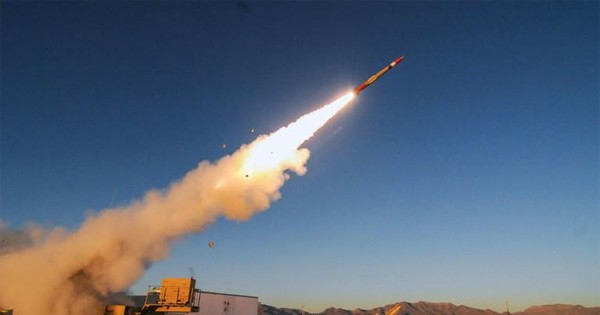 Hiện trên thế giới có hàng chục quốc gia sử dụng hệ thống phòng không Patriot, trong đó Mỹ chiếm nhiều nhất. Tuy nhiên tất cả các quốc gia (kể cả Mỹ, nhưng không tính Ukraine), hàng năm chỉ sử dụng hết không quá 100 đạn tên lửa; chủ yếu cho nhiệm vụ diễn tập bắn đạn thật. Ảnh: Military.