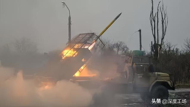 Phương án thứ hai: Ukraine “đồng ý” với đề xuất của Tổng thống Trump để Mỹ tiếp tục viện trợ, nhưng phá hoại các quyết định được đưa ra bằng mọi cách có thể; ví dụ làm chậm trễ quá trình đàm phán và vi phạm lệnh ngừng bắn. Ông Trump đưa ra một số tuyên bố, đổ lỗi cho châu Âu và Ukraine về sự thất bại của quá trình đàm phán; đồng thời rút khỏi các sáng kiến hòa bình.