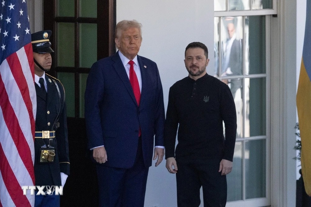 Tờ New York Time của Mỹ đưa tin, Washington có kế hoạch đàm phán với Kiev và đại diện EU về kế hoạch của mình tại London vào tuần này. Nhà Trắng sau đó sẽ thảo luận sáng kiến này với Moscow. Cuối cùng, ông Trump hình dung hai bên sẽ “chấp nhận” các điều khoản của Mỹ và ký kết thỏa thuận trong vài ngày tới.