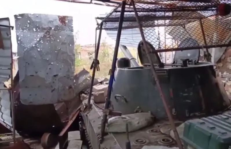 Sau khi tổ chức bao vây thành công, Quân đội Nga sử dụng hỏa lực pháo binh, không quân, UAV FPV, cùng với lực lượng xung kích, kiên trì tiến lên trong những trận đánh ác liệt ở phía đông thành phố Kurakhove. Còn Quân đội Ukraine cũng tận dụng thế đứng chưa ổn định của Quân đội Nga, để đưa thêm quân tới Kurakhove.