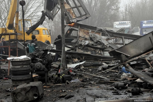 Nhưng vào ngày 26/12, trang Avia.pro của Nga cho biết, Lực lượng Hàng không vũ trụ của Nga đã phóng tên lửa siêu thanh Kinzhal tấn công các hệ thống tên lửa phòng không tầm ngắn và tầm trung NASAMS của Ukraine trong khu vực Căn cứ không quân Starokonstantinov ở vùng Khmelnitsky.