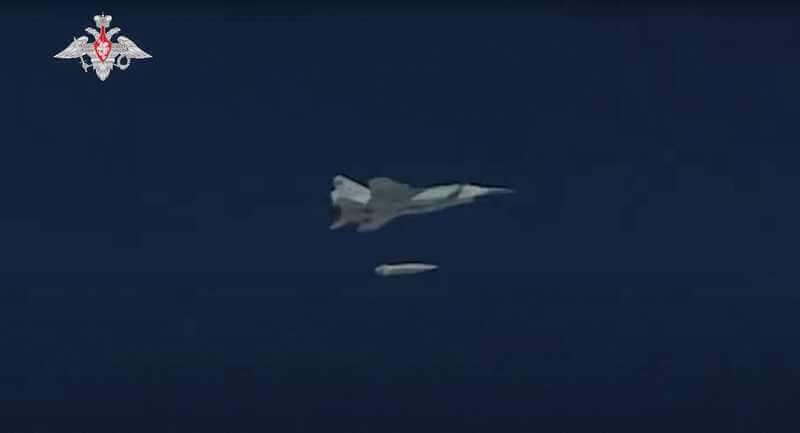 Ông Inhat cho biết, tên lửa Kinzhal của Nga có thể bay tới Kiev trong vòng “chưa đầy hai phút”, điều này cũng từng được một số nhà quan sát quân sự khẳng định.