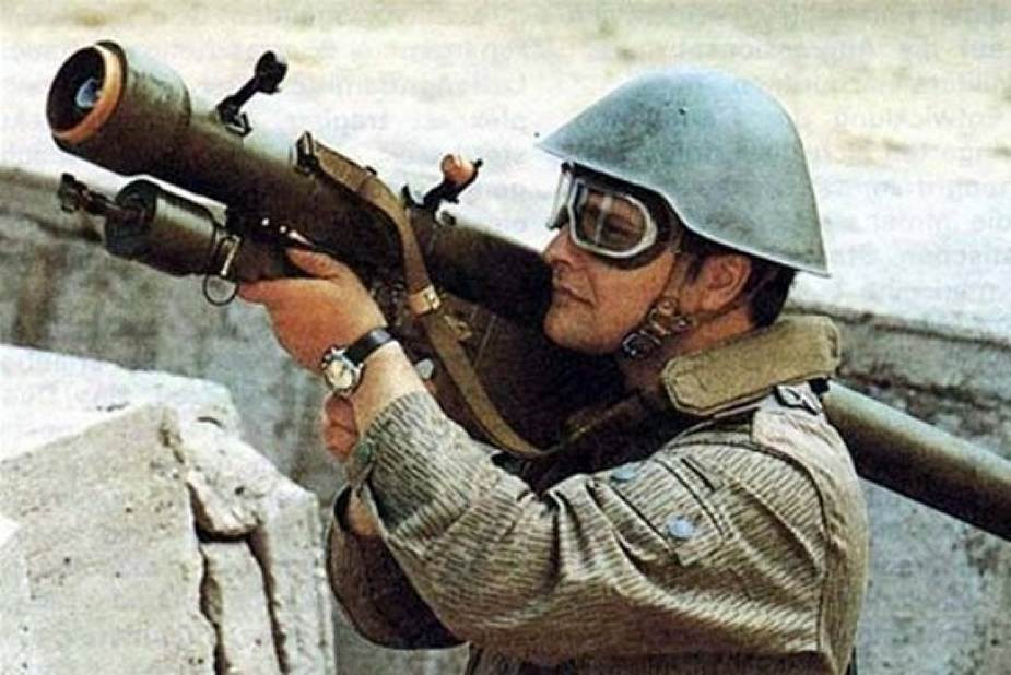 Quân đội Đức đã không sử dụng tên lửa Strela-2M trong các cuộc tập trận kể từ năm 2014. Giờ đây, vũ khí được cho là đã bị mốc trong các hộp gỗ đến nỗi, binh lính không thể đến gần nếu không mặc quần áo bảo hộ.