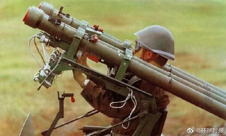 Tạp chí Der Spiegel của Đức đưa tin, ít nhất 700 trong số 2.700 tên lửa phòng không Strela-2M của Đức cung cấp cho Ukraine đã không còn khả dụng. Những tên lửa phòng không này do Liên Xô sản xuất, cung cấp cho Quân đội Nhân dân Đông Đức trước năm 1990.