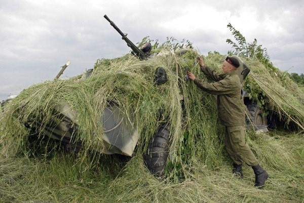 Những chiếc UAV như vậy, thậm chí không những được trang bị máy ảnh nhiệt, mà còn là các cảm biến quang học với sự hỗ trợ của trí tuệ nhân tạo (AI), sẽ có thể phát hiện ra những phương tiện ngụy trang Chameleon. Nguồn tin cho biết, camera độ phân giải cao và các thuật toán tự động hoàn toàn có thể phát hiện ra các mục tiêu, dù được ngụy trang tốt nhất.