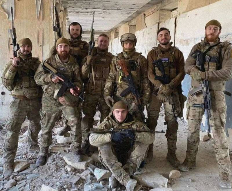 “Chúng tôi đã từng gặp phải cách này trước đây, kể cả ở Syria, khi chúng tôi đàm phán với các thành viên của Nhà nước Hồi giáo IS, cũng đề nghị đổi những người mà họ thả, để lấy thuốc và thức ăn”; người phát ngôn nói.