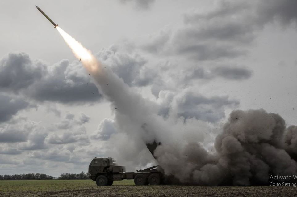 Giới chức Mỹ ngày 30/5 xác nhận, Tổng thống Mỹ Joe Biden đã đồng ý “có điều kiện” cho Ukraine sử dụng vũ khí do Mỹ viện trợ để tấn công các mục tiêu ở Nga; nhưng không được tấn công thủ đô Moscow.