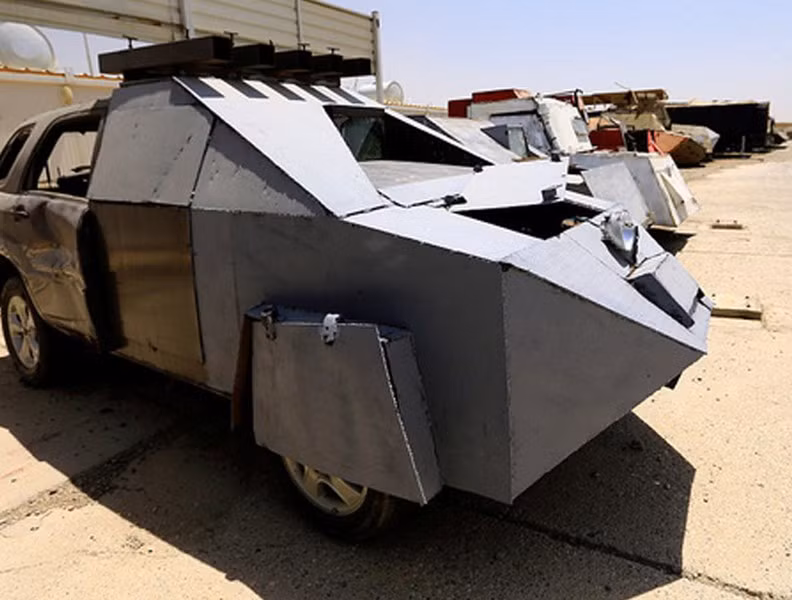 Việc Quân đội Nga sử dụng “xe bom cảm tử” đã gây ra nhiều ý kiến trái ngược trên chiến trường; có thể nói, việc phát minh “xe bom cảm tử” này do các phiến quân IS Trung Đông thực hiện, khi sử dụng xe ô tô chất đầy thuốc nổ làm vũ khí mở cửa, do họ không có hỏa lực như pháo binh, xe tăng hoặc không quân.