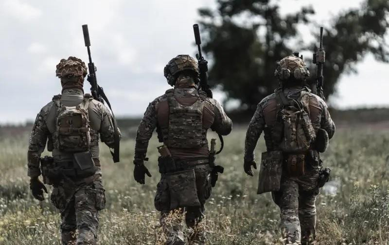 Giờ đây, lực lượng biệt kích của Quân đội Nga thường bao gồm những binh sĩ tinh nhuệ, được huấn luyện bài bản, trang bị tốt và với quy mô nhỏ hơn. Cách đây vài tháng, phân đội tấn công của Nga thường gồm 10 đến 20 binh sĩ, nhưng giờ đây chỉ có 4 binh sĩ. Điều này giảm thiểu khả năng bị quân Ukraine phát hiện và gây khó khăn cho UAV và pháo binh Ukraine phản công.