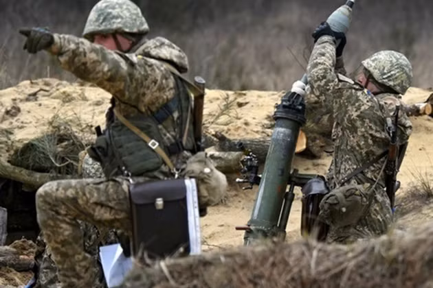 Ông Peskov ngày 17/2 cho biết, trong những ngày gần đây, các hành động khiêu khích của Kiev tại Donbass ngày càng gia tăng. Trong 24 giờ qua, các phương tiện truyền thông đã thổi phồng rằng Nga vẫn giữ được tiềm lực tấn công khổng lồ ở khu vực biên giới; nhưng ngược lại, không có phương tiện truyền thông phương Tây nào nói về tiềm năng tấn công khổng lồ của Ukraine.