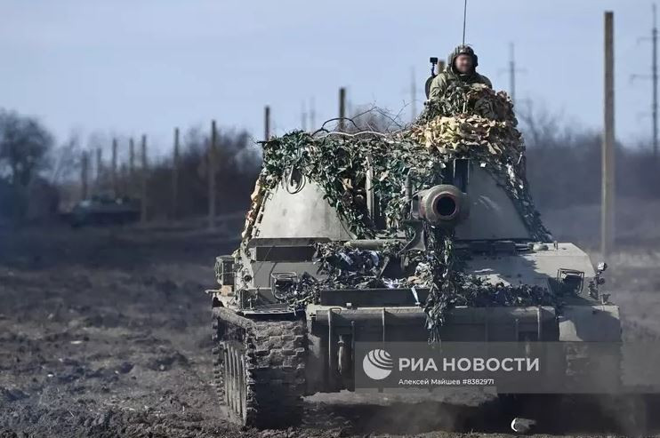 Còn lực lượng chủ lực chính quy với hàng trăm nghìn quân, được trang bị tận răng của Quân đội Nga đang chờ tác chiến; có lẽ mục đích là để chuẩn bị đối phó với những “đối thủ thực sự”. 
