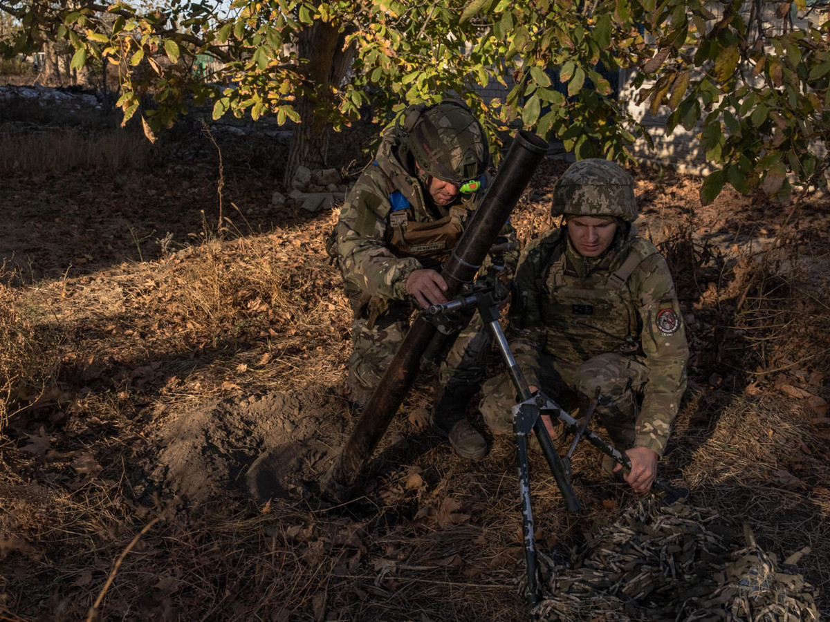 Do vậy, các trận đánh chính diễn ra tại Kherson hiện nay chủ yếu là các cuộc đấu pháo và UAV giữa hai bên qua hai bên bờ sông. Tuy nhiên, phía Nga có lợi thế hơn là lực lượng không quân vượt trội, đóng vai trò rất lớn trong việc đánh bại các quân Ukraine cả ở hai bên bờ sông. 