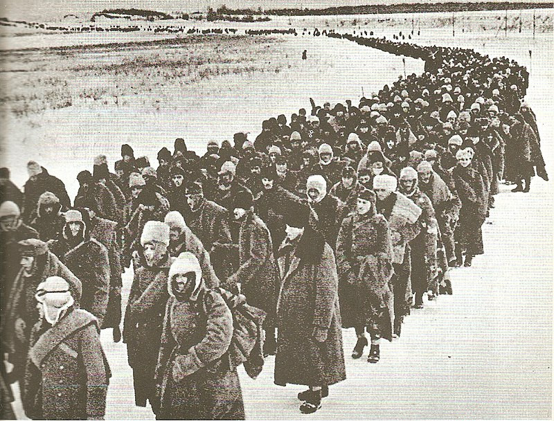 Vào tháng 12/1942, quân Đức tại Stalingrad đã mở Chiến dịch “Bão Mùa đông”, nhằm giải cứu đội quân bị bao vây trong thành phố nhưng thất bại, và theo sau đó là toàn bộ hệ thống tiếp vận cho khối quân bị vây, cũng sụp đổ theo.