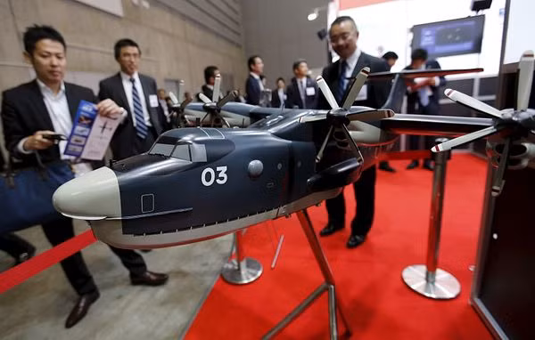 Là nước đi sau, Nhật Bản thiếu chuyên môn tiếp thị và chuyển giao công nghệ. Nhật Bản cần phải cạnh tranh hơn, quyết đoán hơn và cũng sẵn sàng tương tác với khách hàng hơn trong việc tiếp thị và quảng bá các nền tảng quốc phòng.