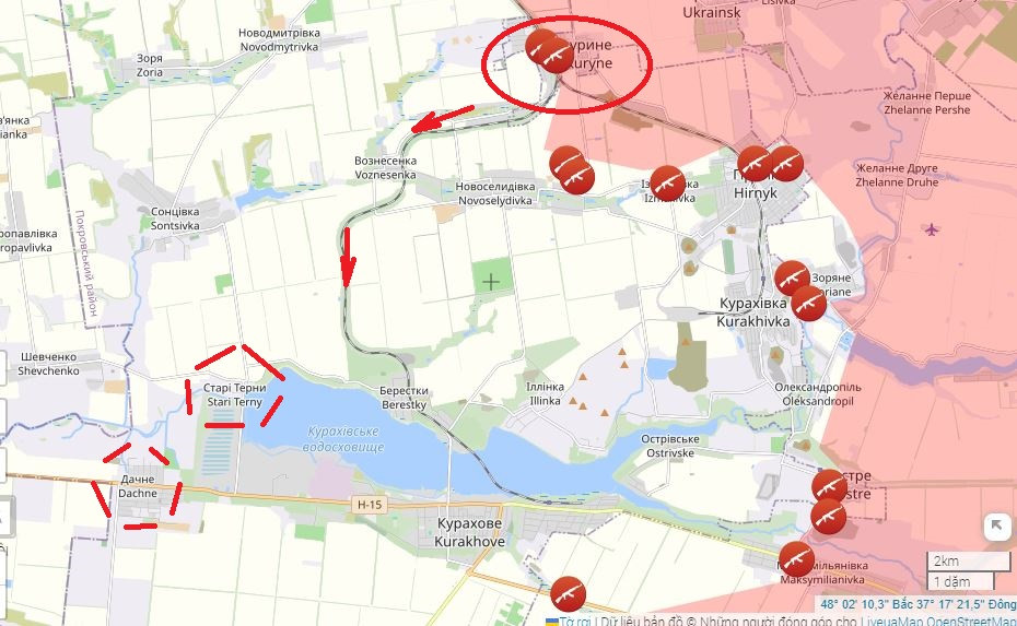Hiện Quân đội Nga đã chiếm Tsukurino và đột phá vào Novoselidovka, và ở đó, khi di chuyển dọc theo tuyến đường sắt, quân Nga sẽ tiếp cận được bờ phía bắc ở phía tây hồ chứa Vovcha. Tiếp theo, quân Nga sẽ phải chiếm hai khu định cư nhỏ là Starye Terny và Dachnoe, để hình thành vòng vây từ phía tây Kurakhove. (Nguồn ảnh: Topwar, Liveuamap, Ukrinform, RT).