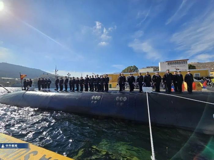 Khởi đầu của dự án là thông qua hợp tác giữa Pháp và Tây Ban Nha, để chuẩn bị một dự án thay thế tàu ngầm lớp "Agosta"; đồng thời cùng xuất khẩu loại tàu ngầm này ra thị trường quốc tế.