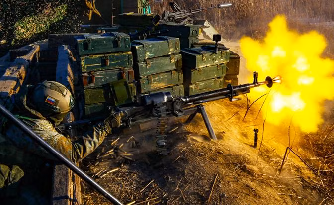 Kênh quân sự Military Summary trên mạng xã hội Telegram điểm những nét chính chiến sự cho biết, quân Nga đã ào ạt vượt sông Volchya và tiến vào phần phía nam thành phố Volchansk, sau những trận đánh ác liệt. Giao tranh đang diễn ra ở Volchansk, nhưng không có thông tin chi tiết về những thay đổi trên thực địa.