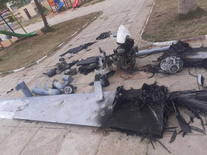 Bên cạnh đó, Moscow cũng triển khai nhiều loại vũ khí, bao gồm súng máy phòng không và hệ thống phòng không tầm thấp, như hệ thống tên lửa Tor, Pantsir-S1 để bắn UAV. 