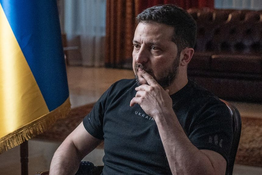 Thậm chí Tổng thống Ukraine còn tuyên bố trong một cuộc phỏng vấn vài ngày trước rằng, Quân đội Nga không chiếm được bất kỳ ngôi làng nào của Ukraine trong năm qua. Truyền thông Nga mỉa mai cho rằng, lãnh đạo Ukraine đã hoàn toàn quên mất việc mất Bakhmut và các khu dân cư khác rơi vào tay Nga.