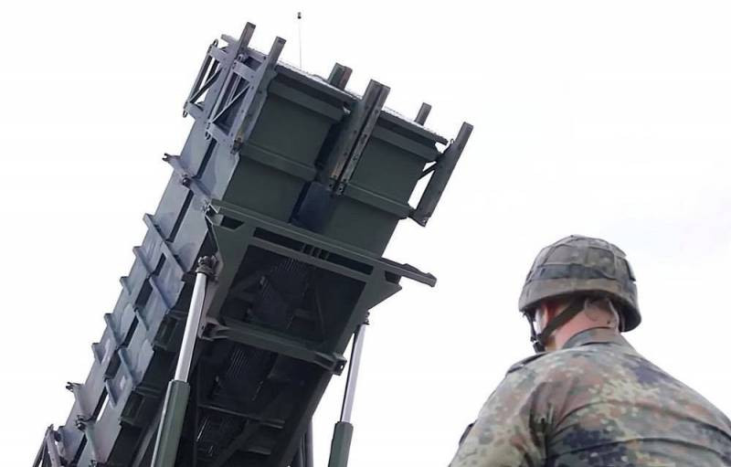 Rất có thể Quân đội Ukraine đã xây dựng một trận địa phòng không cho hệ thống Patriot tại sân bay Shkolny ở Odessa. Các tác giả của kênh “Informant” cũng không khẳng định chắc chắn 100%, là những hầm mà Ukraine đang xây dựng ở sân bay Shkolny để cho tên lửa Patriot.