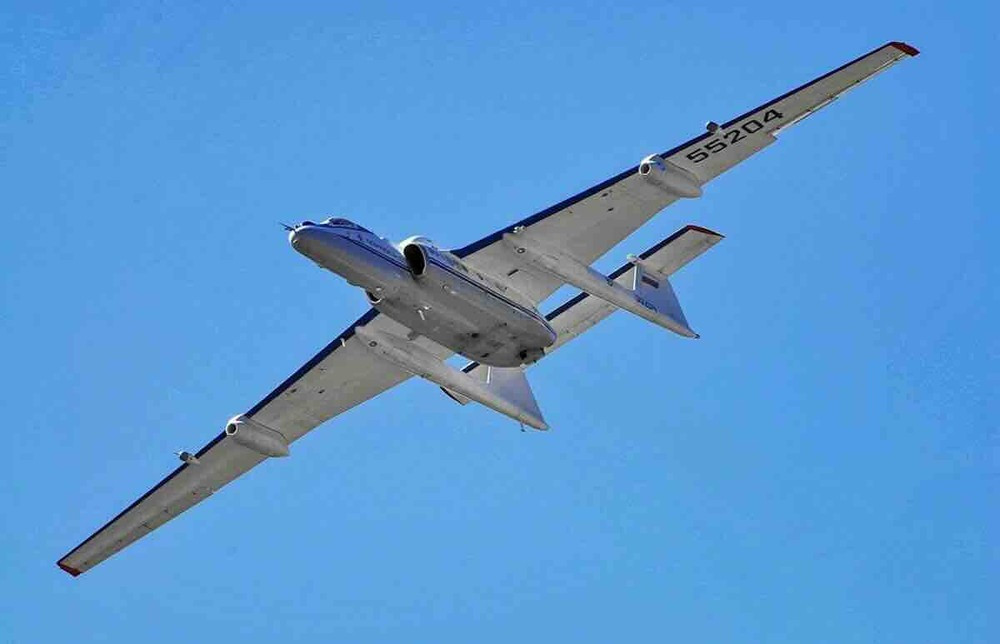 Tuy nhiên máy bay M-55 đã ra đời 30 năm, nên về mặt kỹ thuật, việc liên kết chỉ định mục tiêu giữa máy bay M-55 và tên lửa hành trình Kalibr dường như không còn là lý tưởng. Người Nga đã giải quyết được vấn đề này khi kết hợp máy bay AWACS A-50 và hệ thống tên lửa phòng không S-400; Zgurets kết luận. 