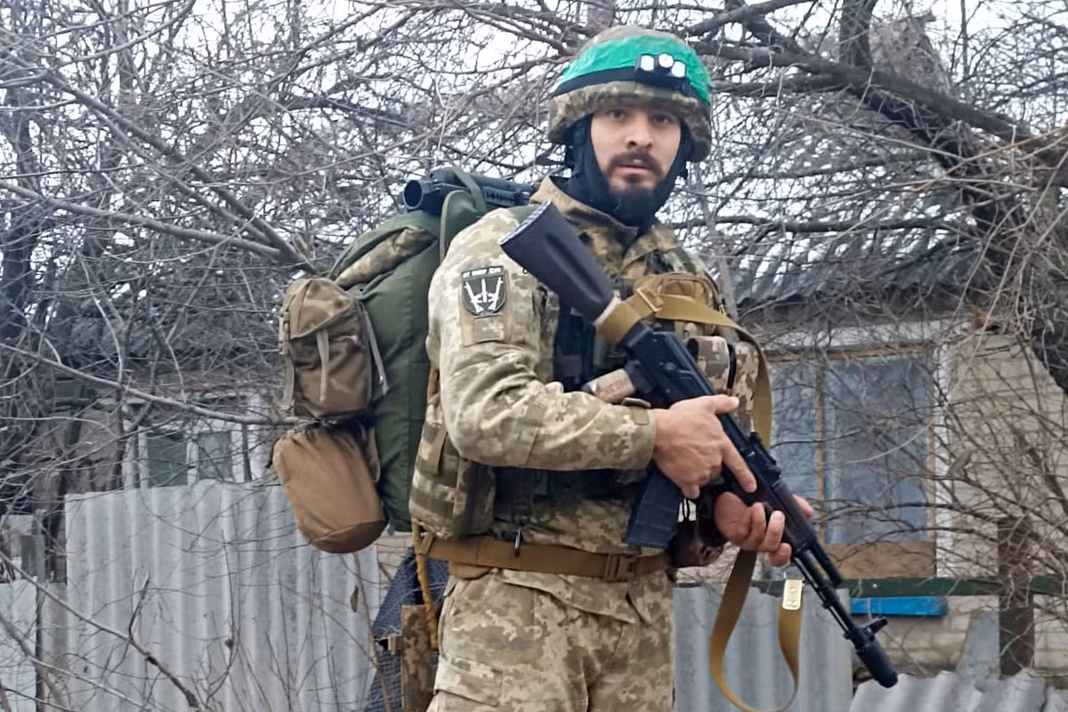 Để bù đắp thêm cho tình trạng thiếu hụt bộ binh, tướng Syrsky, Tổng Tư lệnh AFU, đã ký lệnh chuyển 20% quân số của AFU từ mọi binh chủng sang bộ binh, để thực hiện nhiệm vụ như lực lượng tấn công. Theo tướng Syrsky, việc luân chuyển này, được thực hiện đầu tiên sau ba năm.