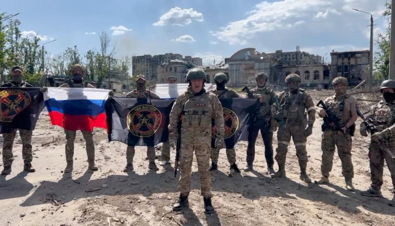 Trong bối cảnh mặt trận phía Nam của Ukraine đang “dậm chân tại chỗ”, thì mọi sự chú ý tiếp tục đổ vào khu vực Bakhmut. Trước đó vào hồi tháng 5, Quân đội Ukraine đã bị lính đánh thuê Wagner của Nga đánh bật ra khỏi thành phố Bakhmut.