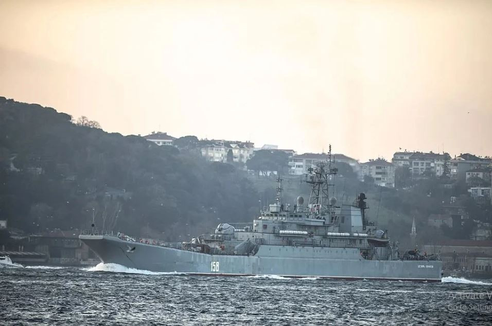 Tất nhiên, đây chỉ là tuyên bố đơn phương của Ukraine và chưa được Nga hoặc bên thứ ba xác nhận. Nhưng theo thông tin từ trang mạng trực tuyến của Quân đội Nga, tàu đổ bộ Tsezar Kunikov của Hạm đội Biển Đen có thể đã bị trúng đạn trong một cuộc tấn công bằng tàu không người lái của Ukraine. 