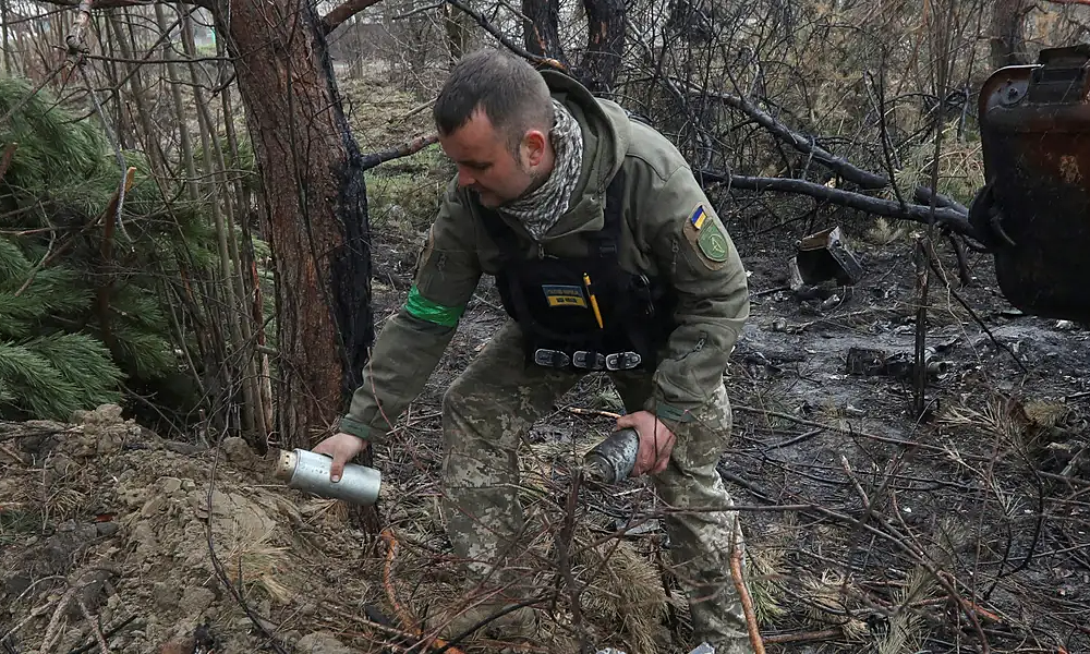 Một quả đạn mẹ được bắn ra, hàng trăm quả đạn con rải rác như “tiên nữ trên trời” rơi xuống vị trí chiến hào của quân Nga, khiến quân Nga không ngóc đầu lên được, mà chiến hào không đủ che chắn cho quân Nga. Điều này cho phép quân đội Ukraine nắm bắt cơ hội đột phá. 