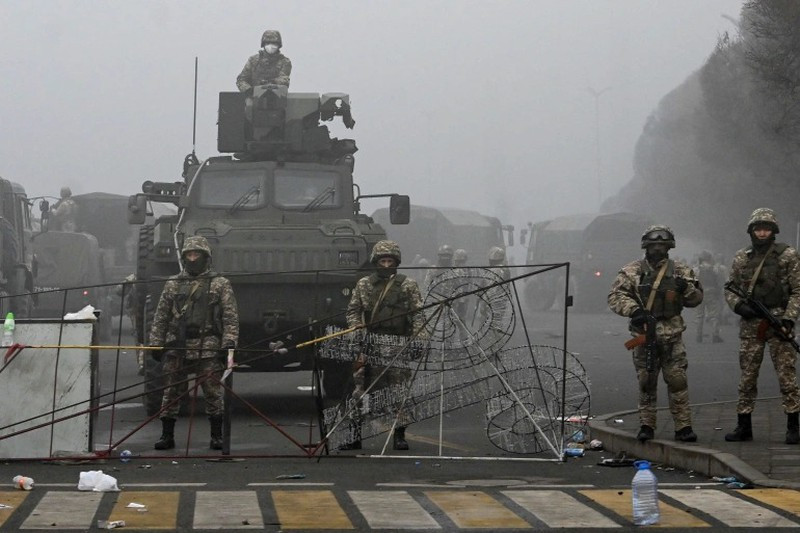 Kazakhstan song sot sau “am muu dao chinh”; Ai dung sau cuoc bao loan?-Hinh-4