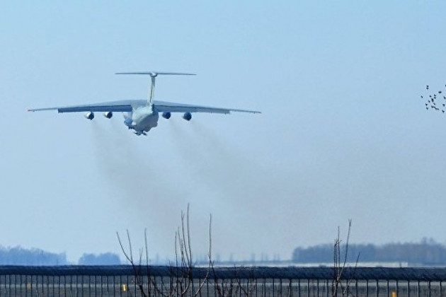 Trong khi đó, lãnh đạo của nước cộng hòa tự xưng Donetsk (DPR) đã tố cáo, có khả năng Quân đội Ukraine sẽ dùng máy bay không người lái tấn công Bayraktar TB2, thả các thùng chứa chất độc hóa học xuống vị trí của lực lượng dân quân DPR và LPR.