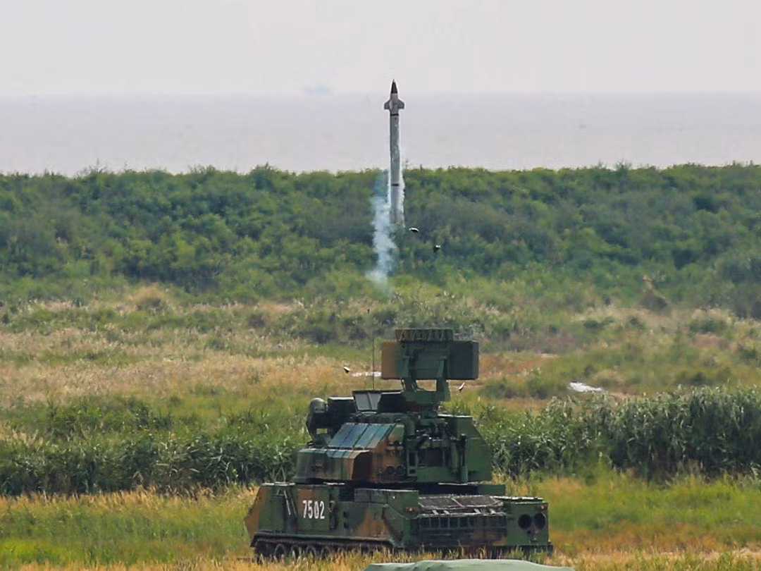 Tuy nhiên, cả tên lửa 9M96 và 9M331 đều là phóng nguội, khác với phương pháp phóng nóng của Zoobin, nên khó có thể để đánh giá. Tuy nhiên, hệ thống này cũng giống như FM-3000, và nó thực sự rất phù hợp để chuyển đổi thành hệ thống phòng không trên tàu chiến.