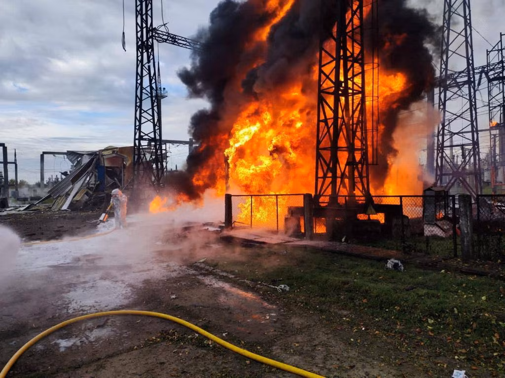 Đáng chú ý là giá đạn pháo của Ukraine, để đánh chặn UAV của Nga, có giá thành đắt gấp ba UAV và đều là loại nhập khẩu. Ngoài ra, phòng không Ukraine đang thiếu hụt loại đạn như vậy và việc bắn như “vãi đạn” lên không, nhưng không tiêu diệt được chiếc UAV nào của Nga, càng khẳng định việc Ukraine đánh chặn 85% tên lửa của Nga là một con số có phần bị thổi phồng. 