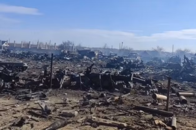 Tại khu vực Donetsk, quân đội Nga tiếp tục sử dụng tên lửa siêu thanh phóng từ trên không Dagger, để tiêu diệt một sở chỉ huy của Quân đội Ukraine, được bố trí trong hầm ngầm. Ngoài ra, Không quân Nga còn phá hủy hai bệ phóng tên lửa Tochka-U trong một hầm ngầm.