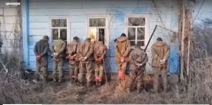 Một điều không bất ngờ đó là khi RFAF đang tiến hành tổng công kích vào Sudzha, hàng chục lính Ukraine đã đầu hàng, cố gắng cứu mạng sống của mình. Xét theo cảnh quay tại hiện trường, số lượng lính Ukraine bị bắt, đã lên tới hàng chục người. 