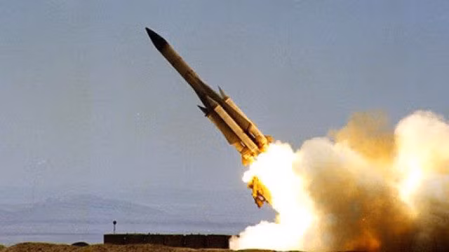 Phong khong Nga vat va doi pho ten lua phong khong S-200 cua Ukraine-Hinh-3