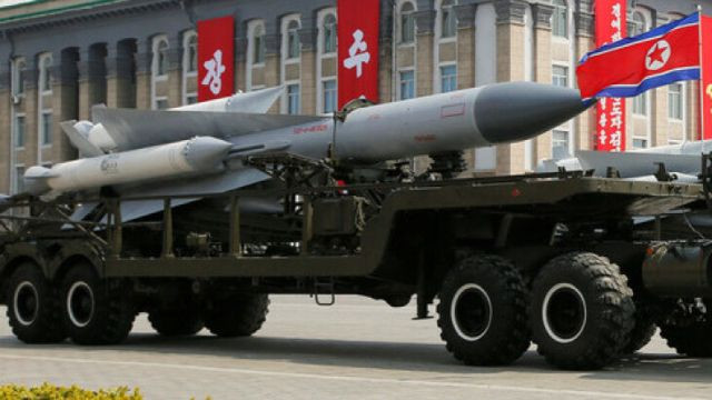 Phòng không Nga vất vả đối phó tên lửa phòng không S-200 của Ukraine - Hình 4 Phong khong Nga vat va doi pho ten lua phong khong S-200 cua Ukraine-Hinh-4