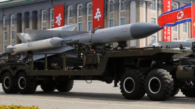 Phong khong Nga vat va doi pho ten lua phong khong S-200 cua Ukraine-Hinh-4