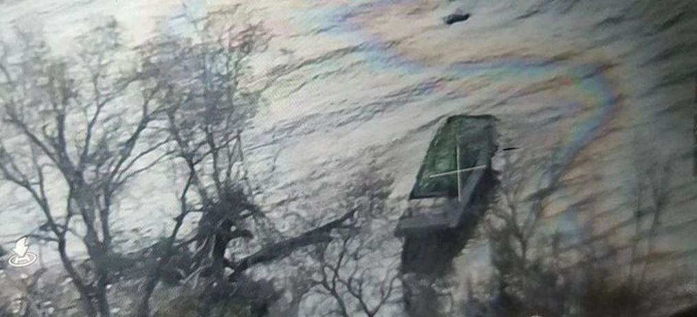 Chỉ huy Quân đội Nga cũng biết rằng, các đầu cầu của Ukraine ở bờ nam sông Dnepr tại Kherson không phải là không nguy hiểm, vì từ đó đường đến bán đảo Crimea ngắn hơn so với đi qua Melitopol; vì vậy, việc giữ vững các vị trí ở phía nam Dnieper là rất quan trọng với Nga.