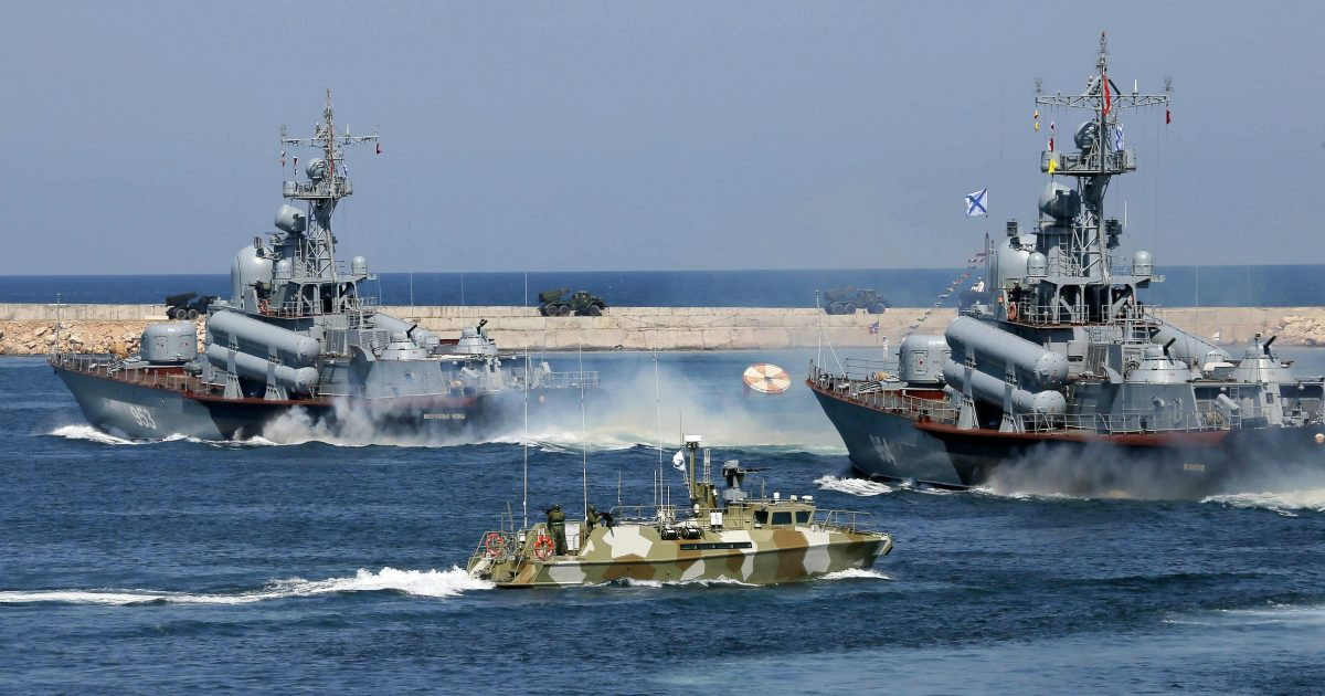 Tuy nhiên, cũng có nguồn tin cho rằng, Nga đang có kế hoạch tiến hành một trong các giai đoạn của cuộc tập trận, gần biên giới của NATO, cụ thể là khu vực nằm ngoài khơi bờ biển Romania; nhưng chưa có nguồn tin nào xác nhận.