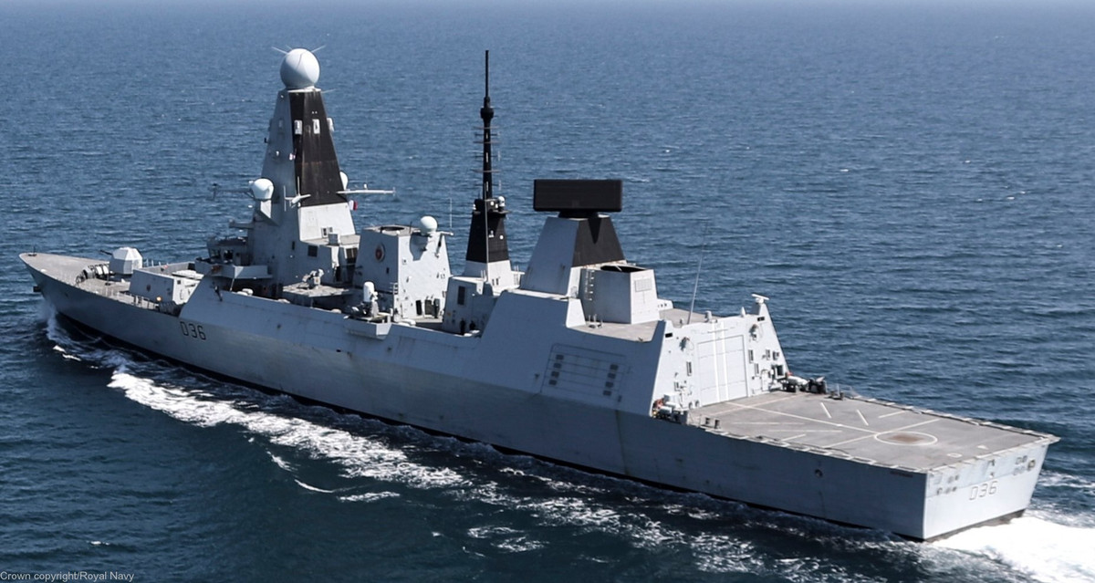 Sau đó Điện Kremlin cáo buộc việc tàu khu trục HMS Defender tiến vào lãnh hải của Nga gần bán đảo Crimea là một “hành động khiêu khích” và cảnh báo về các biện pháp trả đũa cứng rắn.