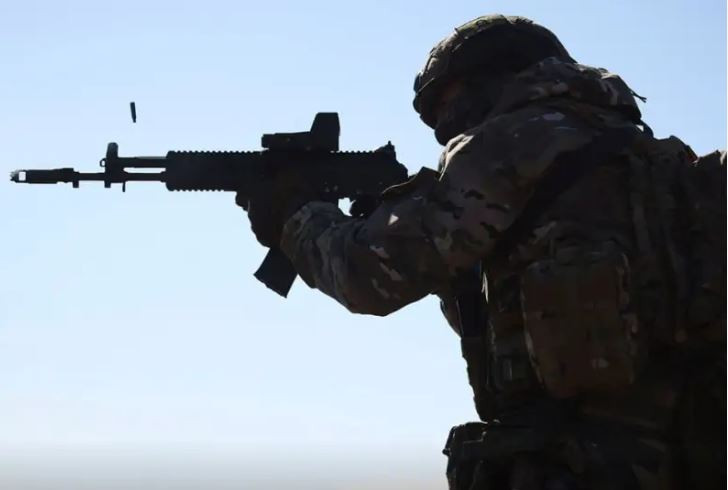 Song song với việc chiến sự diễn biến ác liệt ở khu vực Kursk, thì truyền thông Ukraine và phương Tây đang cho rằng, lực lượng đặc nhiệm Triều Tiên đã có mặt ở mặt trận Kursk, để thay thế Lực lượng đặc biệt Akhmat của vệ binh Chechnya. Thậm chí một số kênh Telegram của Nga cũng đồng ý với thông tin này.