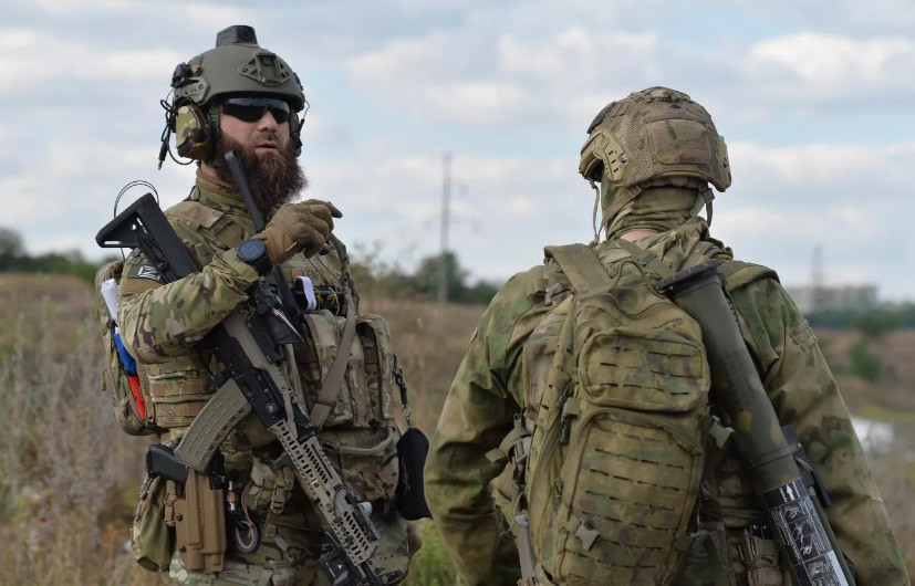 Theo chuyên gia quân sự Nga Roman Alekhin, hiện nay hai lực lượng chiến đấu hiệu quả nhất tại mặt trận Kursk của Nga, đó chính là Lực lượng đặc biệt Akhmat do Tướng Apta Alaudinov chỉ huy và Lữ đoàn Thủy quân lục chiến 155 của Hạm đội Thái Bình Dương.