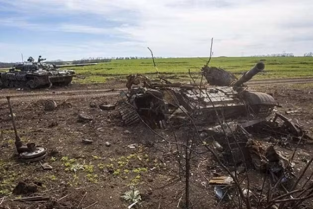 Trong trường hợp này, Bộ chỉ huy Quân đội Ukraine đã không chọn phương pháp đối đầu, khi không đưa thêm viện binh tới Donbass, mà dùng kế nghi binh để điều động quân đội và chuyển hướng tấn công của quân đội Nga. 