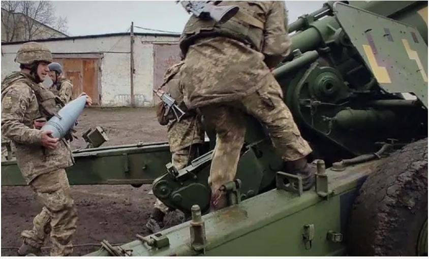 Tại phần lãnh thổ của nước cộng hòa nhân dân Lugansk (LPR) tự xưng, Quân đội Ukraine đã tiến hành pháo kích dữ dội vào vùng ngoại ô Lugansk trong 9 giờ liên tiếp.