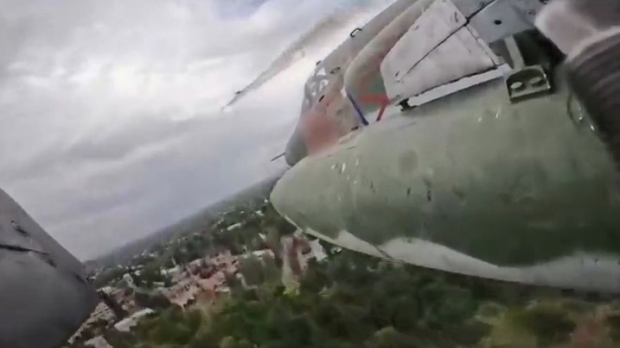 Các cuộc không kích và yểm trợ tầm gần như vậy của Không quân Nga ở thành phố Chasov Yar đang tạo sức ép lớn cho các đơn vị phòng thủ Ukraine tại đây, bao gồm Lữ đoàn bộ binh cơ giới số 67 và Tiểu đoàn bộ binh số 23.