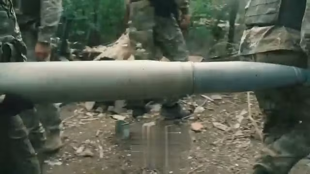 Những gì xuất hiện trong video có lẽ là viên đạn nổ phá OF-44 được sử dụng trên hải pháo AK-130. Tổng viên đạn nặng 52,8 kg, dài 1.364 mm; đầu đạn nặng 33,4 kg, chứa 3,56 kg thuốc nổ TNT, sử dụng ngòi nổ 4MRM.